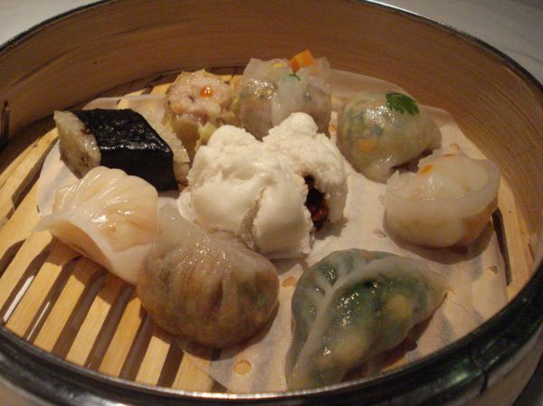 Dimsum mix platter