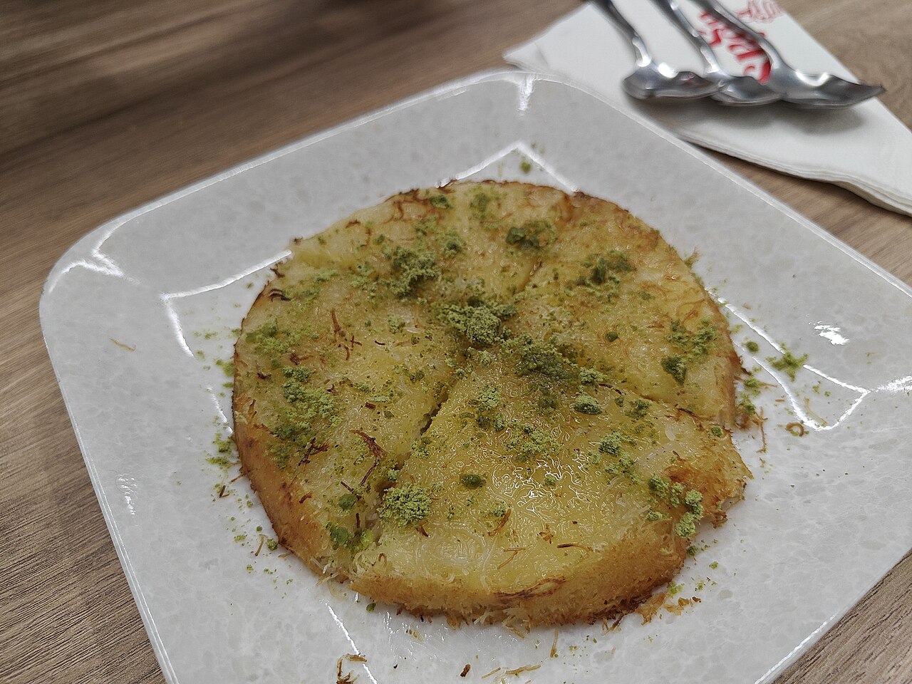 Pistachio kunafa dessert box